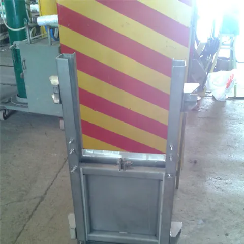 Compuerta mural de acero inoxidable fabricada por JTP