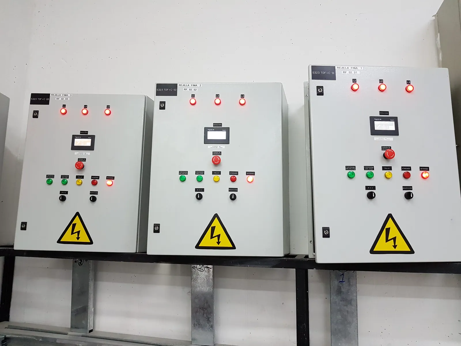 Tableros de fuerza y control fabricados por JTP